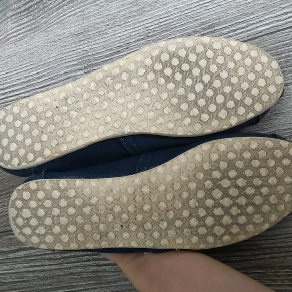 2/$15 TOMS Classic Navy Blue Canvas Flats Size 6.5 - Picture 4 of 5
